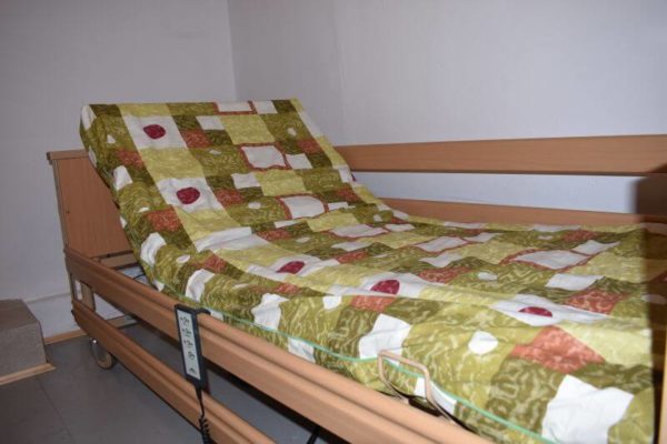 Łóżko rehabilitacyjne Burmeier Dali II + materac gofrowany 12 cm grafika