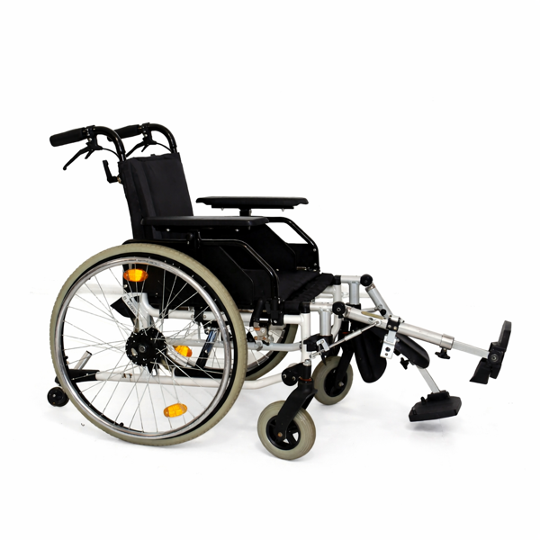 wózek inwalidzki z prostą nogą